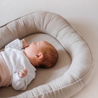 Kokon niemowlęcy lniany - kolor beżowy