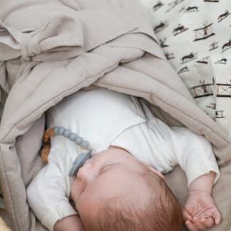 rożek niemowlęcy lniany beżowy wiązany